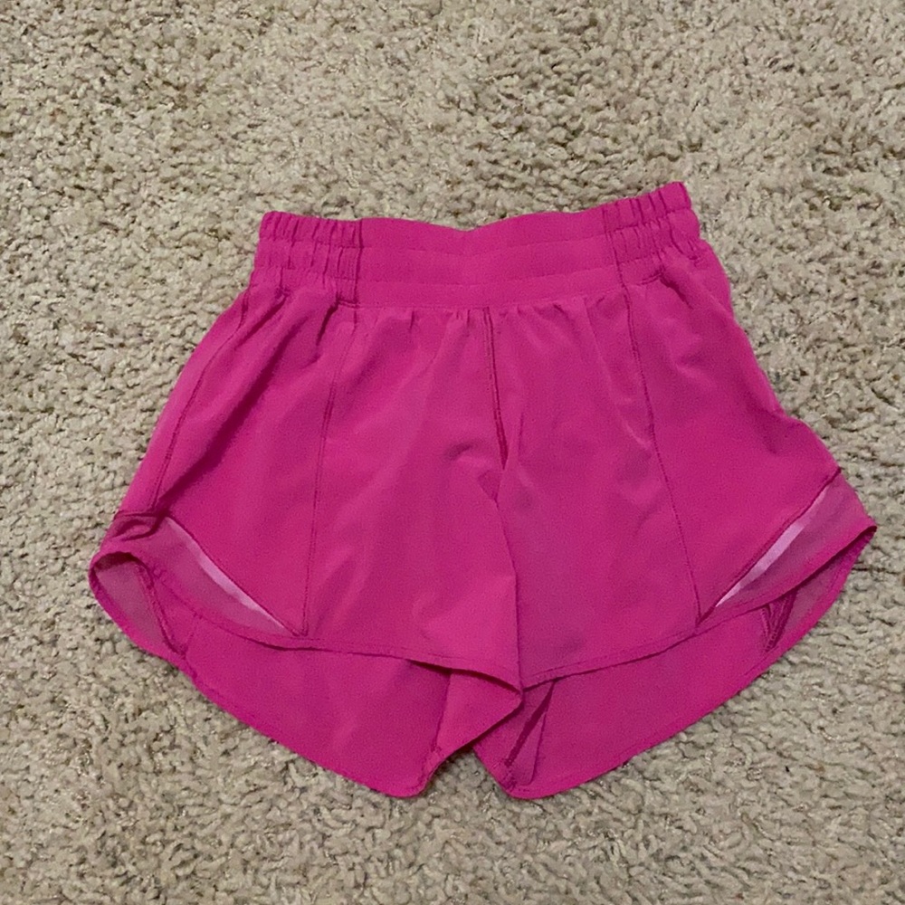 lululemon sonic pink hotty hot shorts 4 inseam